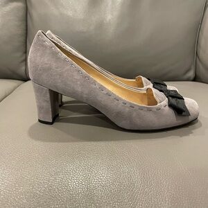 Joan & David Gray Heels with Sophisticated Toe Design and Black Bow Accent